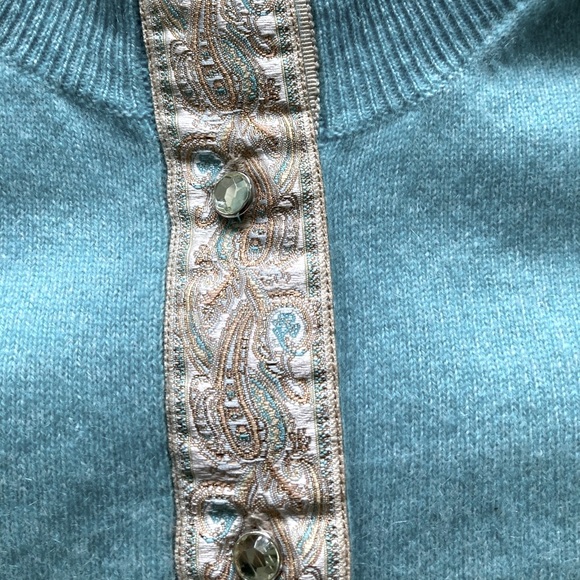 Cashmere cardigan with brocade sleeves - Picture 6 of 10